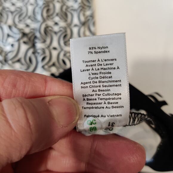 Talbots Petites Black/White Geometric Print Shift Dress Size LP - Picture 10 of 11